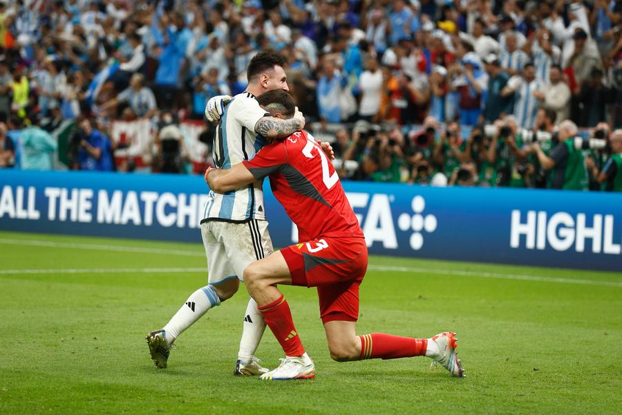Emiliano „Dibu” Martinez, cel care provoacă și apără penalty-uri, e preferatul lui Messi, Foto: Imago Images Emiliano „Dibu” Martinez, portarul necunoscut din 2020 e acum eroul Argentinei » Cel care provoacă și apără penalty-uri e preferatul lui Messi: „Ești o fiară!”