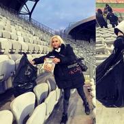 Fanii lui „U” au strâns gunoaiele din stadion / Fanii lui „U” au strâns gunoaiele din stadion / Sursă foto: Facebook@ U Cluj Fans