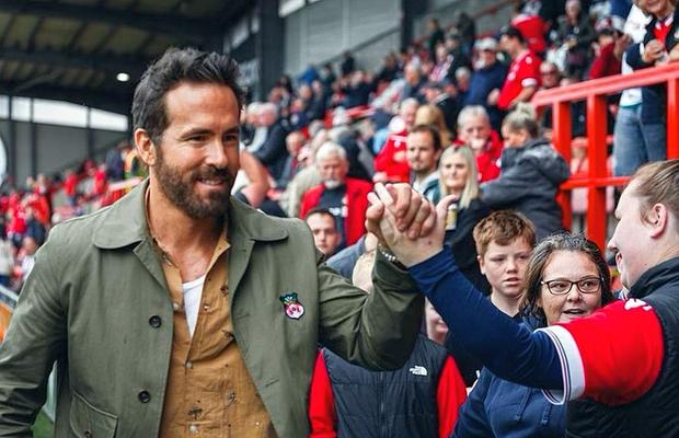 Gestul incredibil făcut de Ryan Reynolds pentru soția unui jucător al echipei sale: „Le voi fi tuturor recunoscătoare”