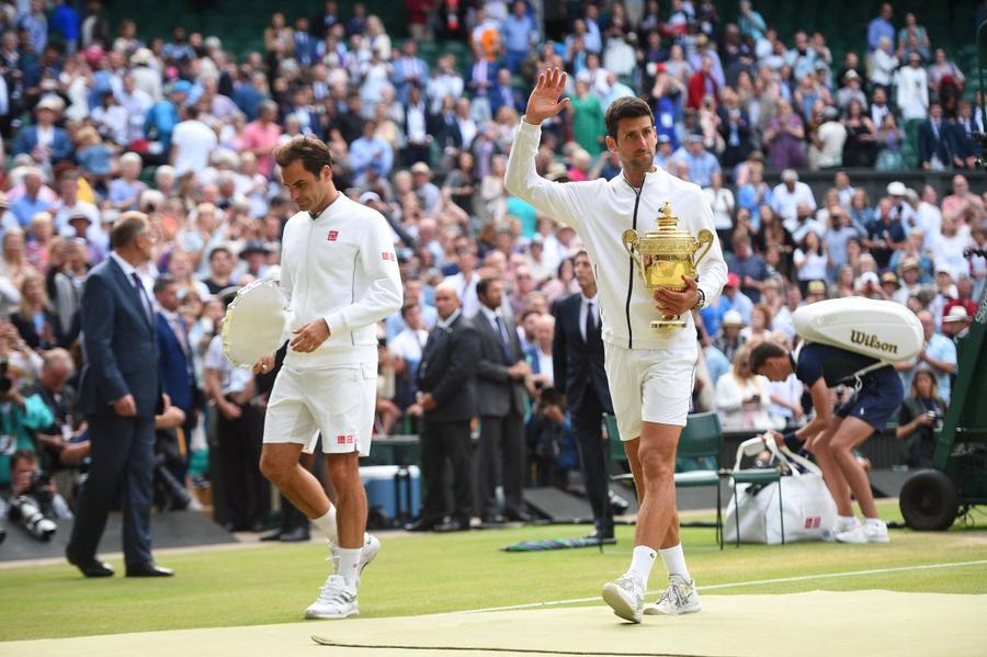 Novak Djokovic și Roger Federer după premierea de la Wimbledon 2019 Foto Imago Novak Djokovic a ales cele mai bune meciuri din cariera sa: „Nivelul a fost foarte ridicat”