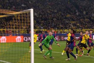 De pe gazon direct la spital! Vedeta Borussiei Dortmund, accidentare horror! Suspect de fractura gleznei