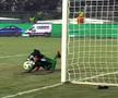 Portarul gazdelor, cu căciulă în Astana - Chelsea