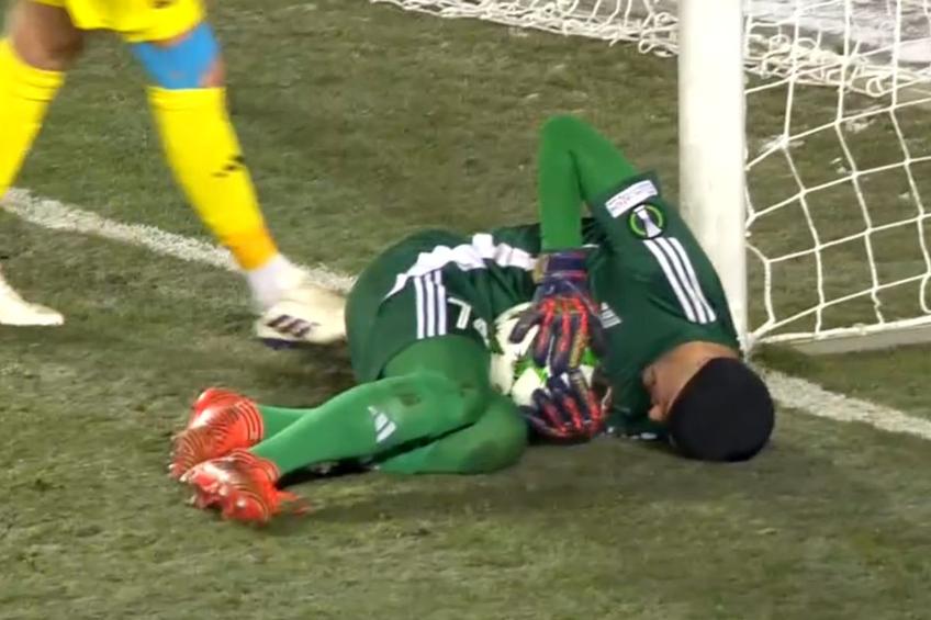Portarul lui Astana a jucat cu căciulă