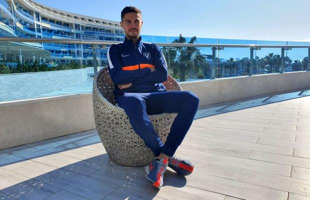 VIITORUL // VIDEO Interviu altfel cu Gabi Iancu: „Cei mai mulți bani îi cheltui la Mega Image” + Povestea amuzantă a unei pozei de profil de pe Transfermarkt
