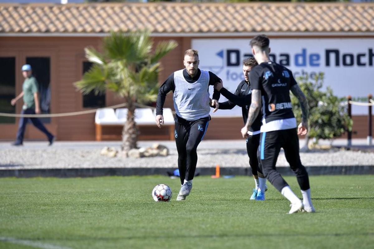 FCSB // VIDEO+FOTO 5 informații din cantonamentul roș-albaștrilor: Mihai Pintilii și-a intrat în noul rol + cum a fost primit Darius Olaru de colegi