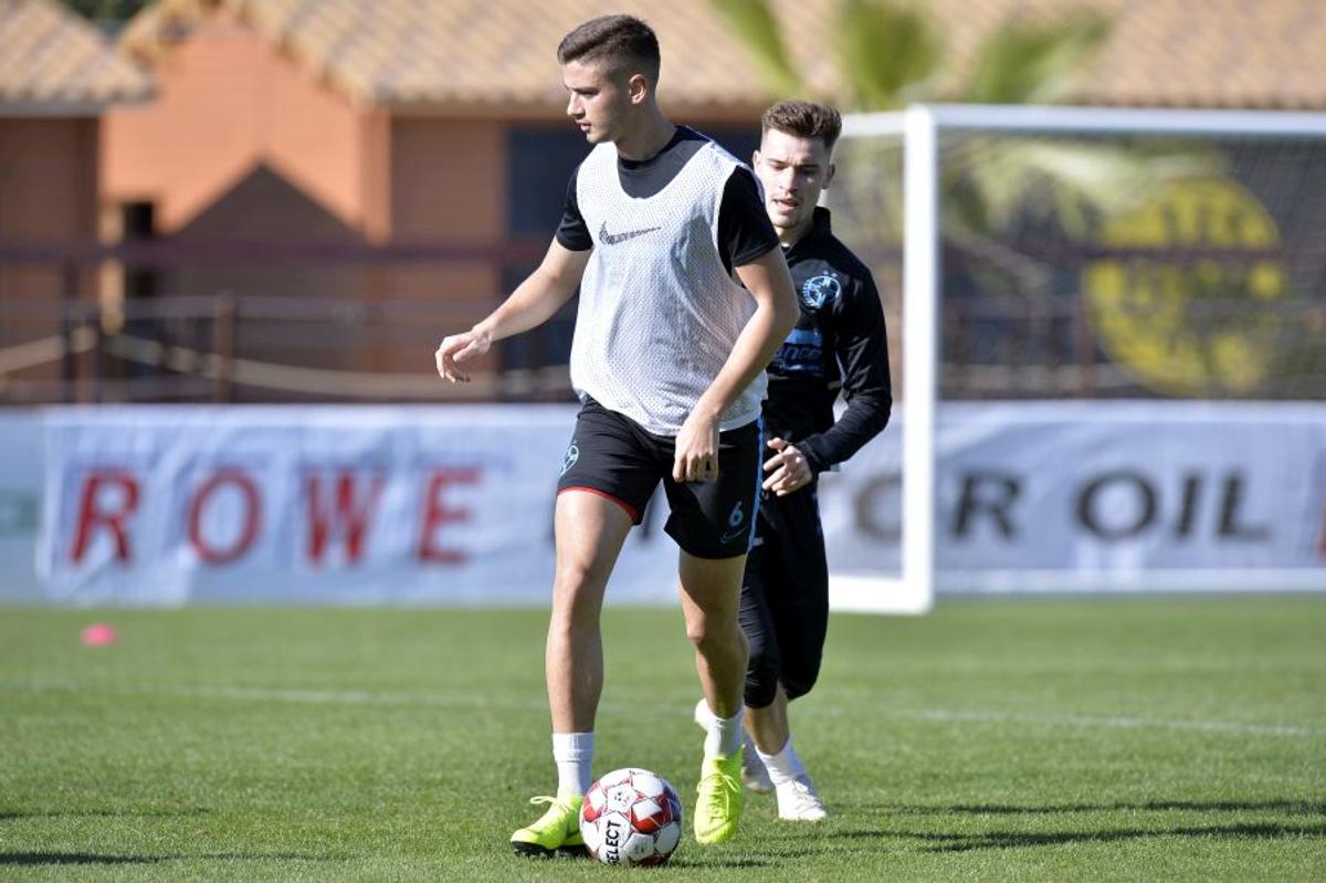 FCSB // VIDEO+FOTO 5 informații din cantonamentul roș-albaștrilor: Mihai Pintilii și-a intrat în noul rol + cum a fost primit Darius Olaru de colegi