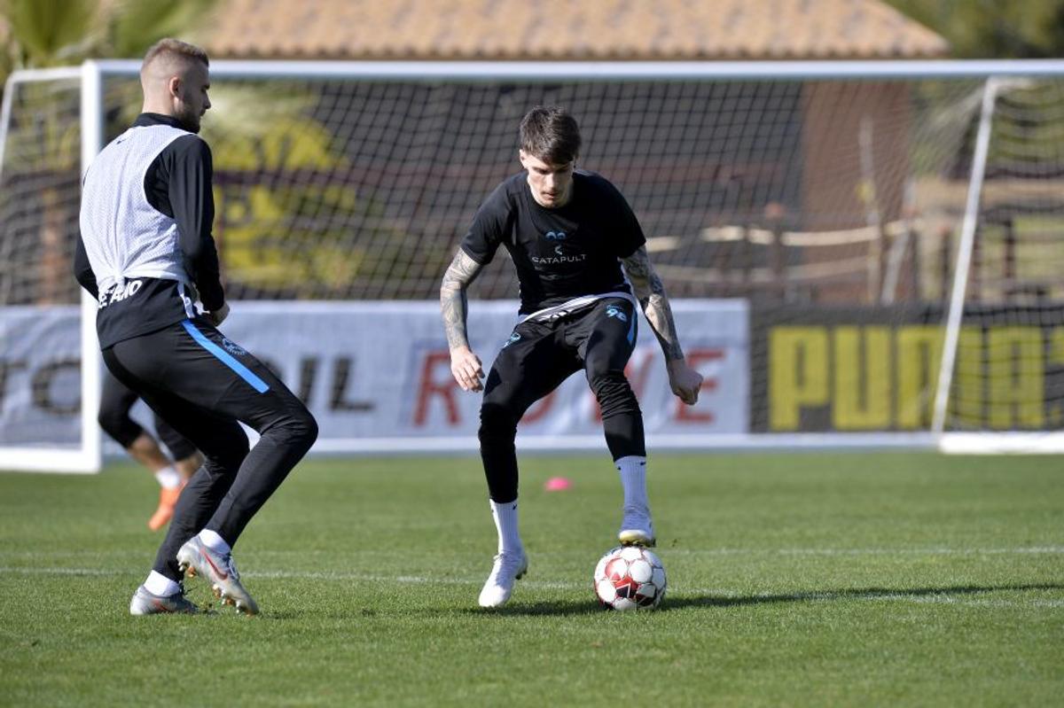 FCSB // VIDEO+FOTO 5 informații din cantonamentul roș-albaștrilor: Mihai Pintilii și-a intrat în noul rol + cum a fost primit Darius Olaru de colegi