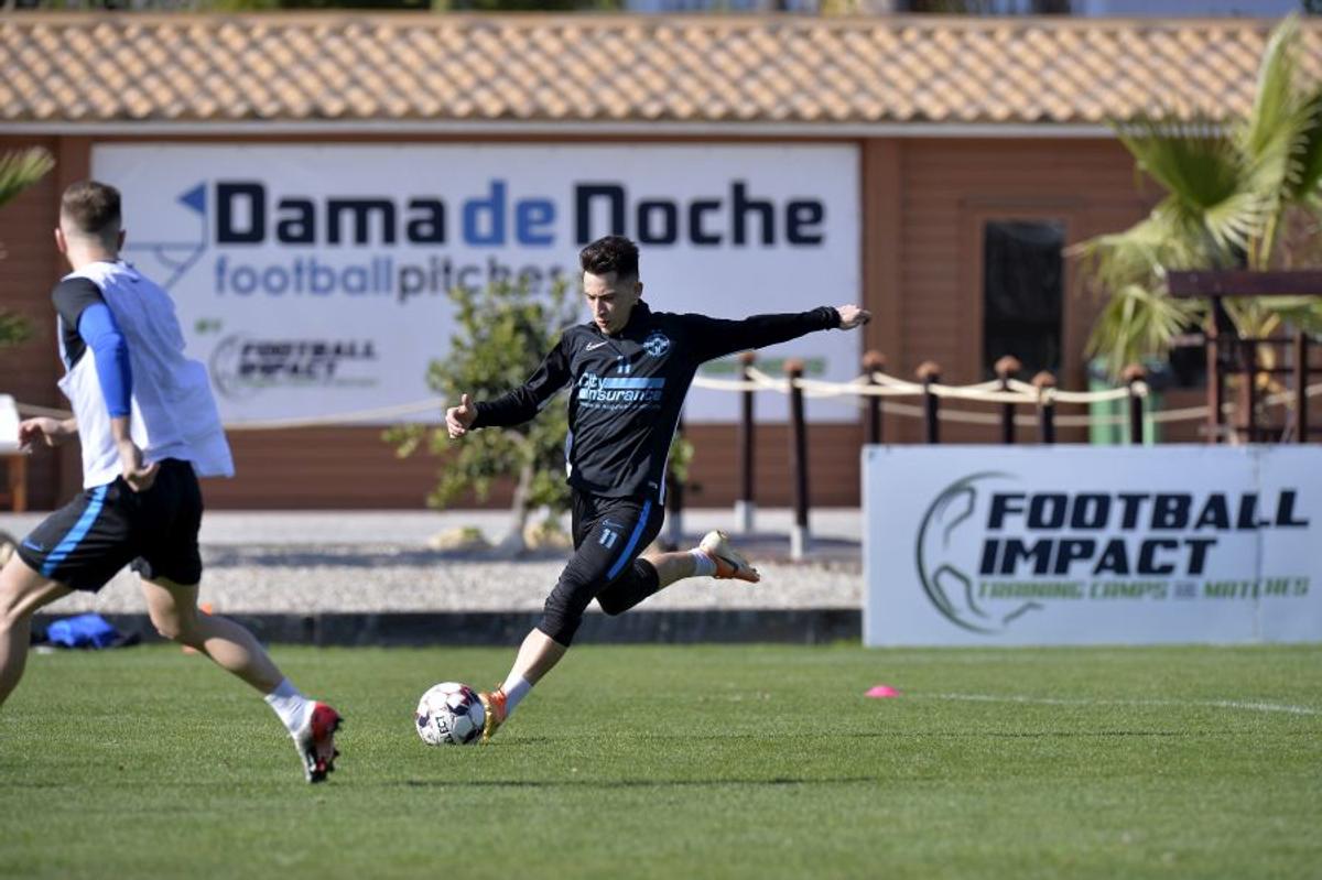 FCSB // VIDEO+FOTO 5 informații din cantonamentul roș-albaștrilor: Mihai Pintilii și-a intrat în noul rol + cum a fost primit Darius Olaru de colegi