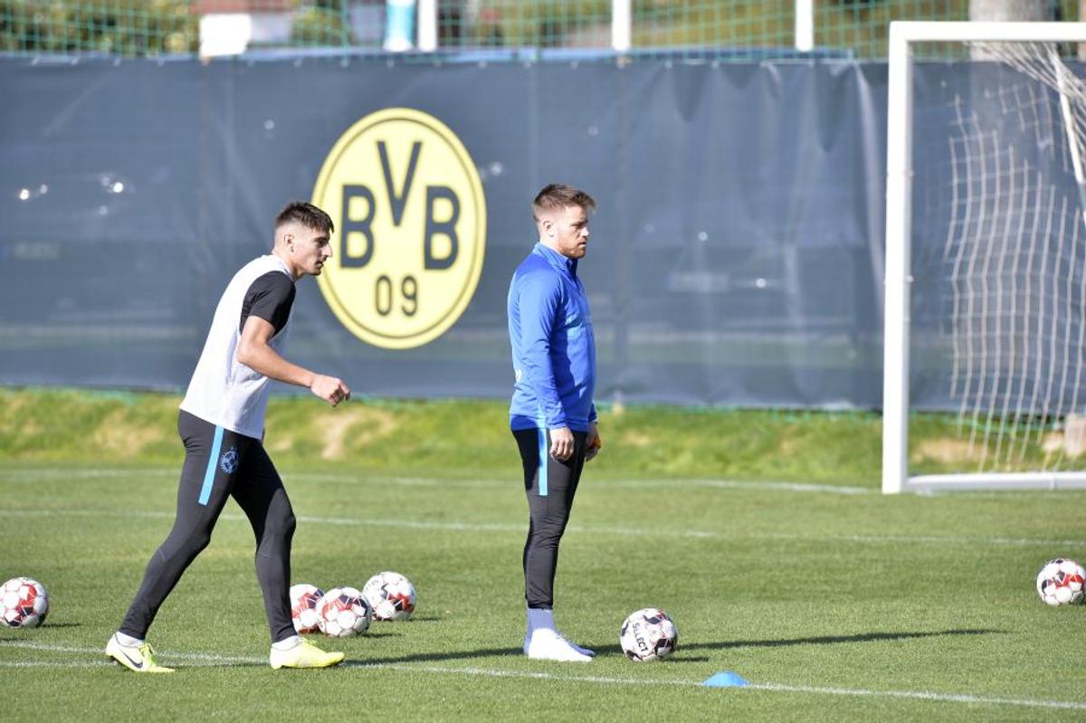 FCSB // VIDEO+FOTO 5 informații din cantonamentul roș-albaștrilor: Mihai Pintilii și-a intrat în noul rol + cum a fost primit Darius Olaru de colegi