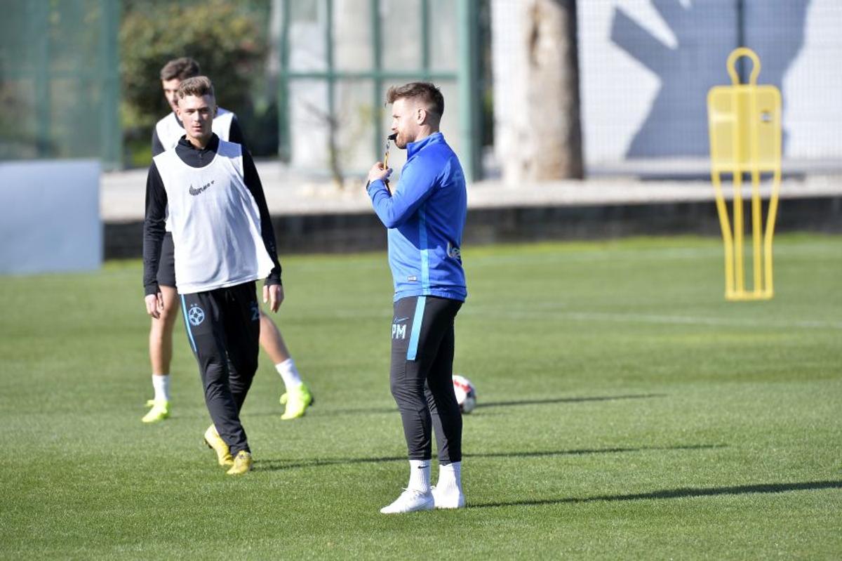 FCSB // VIDEO+FOTO 5 informații din cantonamentul roș-albaștrilor: Mihai Pintilii și-a intrat în noul rol + cum a fost primit Darius Olaru de colegi