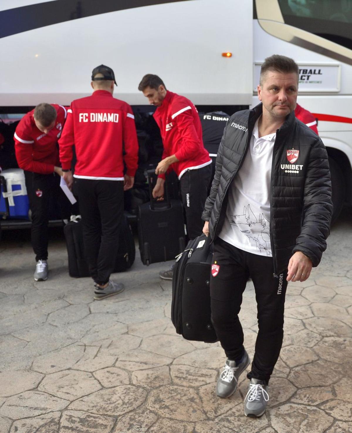 DINAMO // CORESPONDENȚĂ GSP DIN MARBELLA Negoiță a mai făcut o „economie”: i-a umilit pentru 350 de euro!