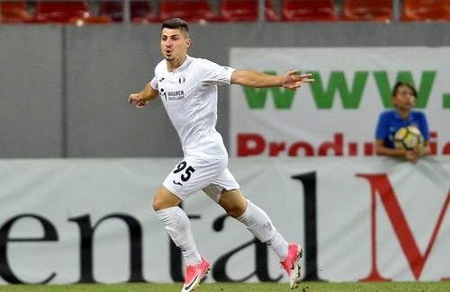 Mijlocașul ofensiv Romario Moise (24 de ani) a semnat cu divizionara secundă Petrolul Ploiești.