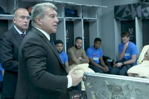 Joan Laporta, în vestiarul Barcelonei // foto: captură Twitter