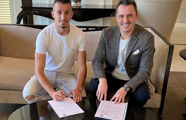 CFR Cluj a realizat al 3-lea transfer al iernii » Dan Petrescu și-a luat mijlocaș din Liga 1
