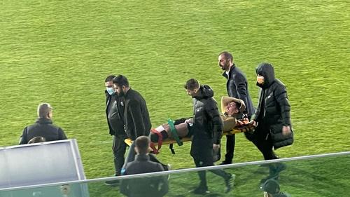Marius Briceag, pe targă după accidentarea suferită
Foto: GSP