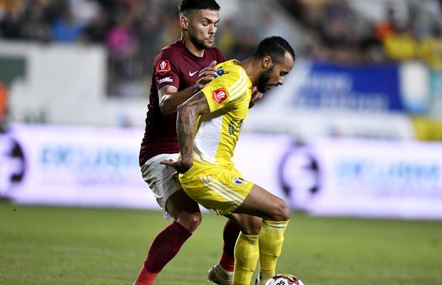 Mutare de efect pentru titlu în Bănie: „Sunt discuții avansate” »  Cine e fotbalistul din Superligă așteptat imediat la Universitatea Craiova