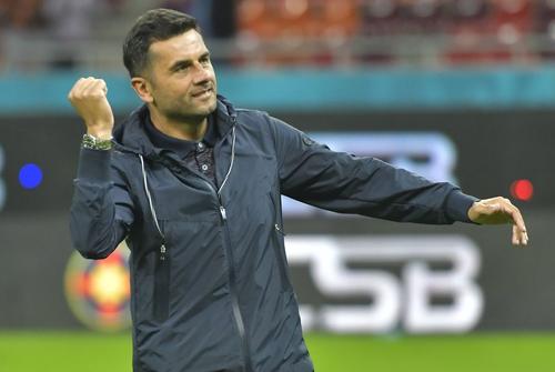 FC Argeș a anunțat astăzi despărțirea de portarul Alexandru Greab (30 de ani) și ar fi aproape de transferul lui Ricardo Farcaș (22), stoperul de la Siena.