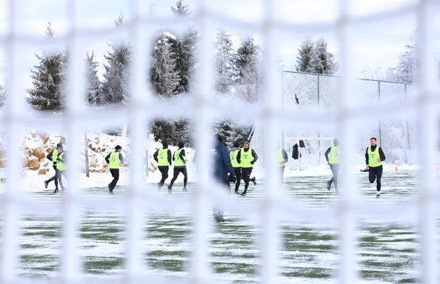 Ca în Epoca de gheață » Arbitrii sunt gata de reluarea Ligii 1, după ce-au dat testele la -10 grade Celsius. Două nume noi pe lista FIFA