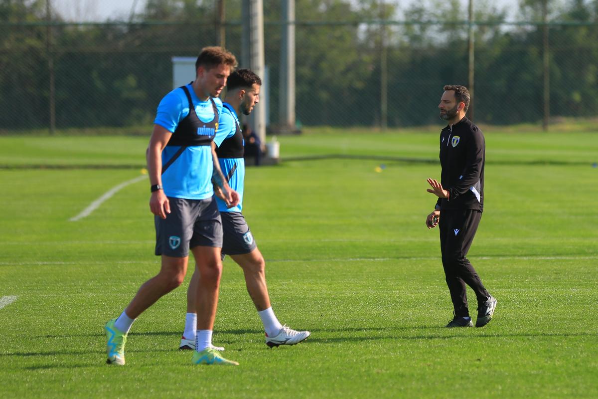 Interviu în premieră cu omul școlit la Real și Atletico, acum în Superligă: „Când am ajuns lângă Cholo, mi-am spus: «La dracu'!»”