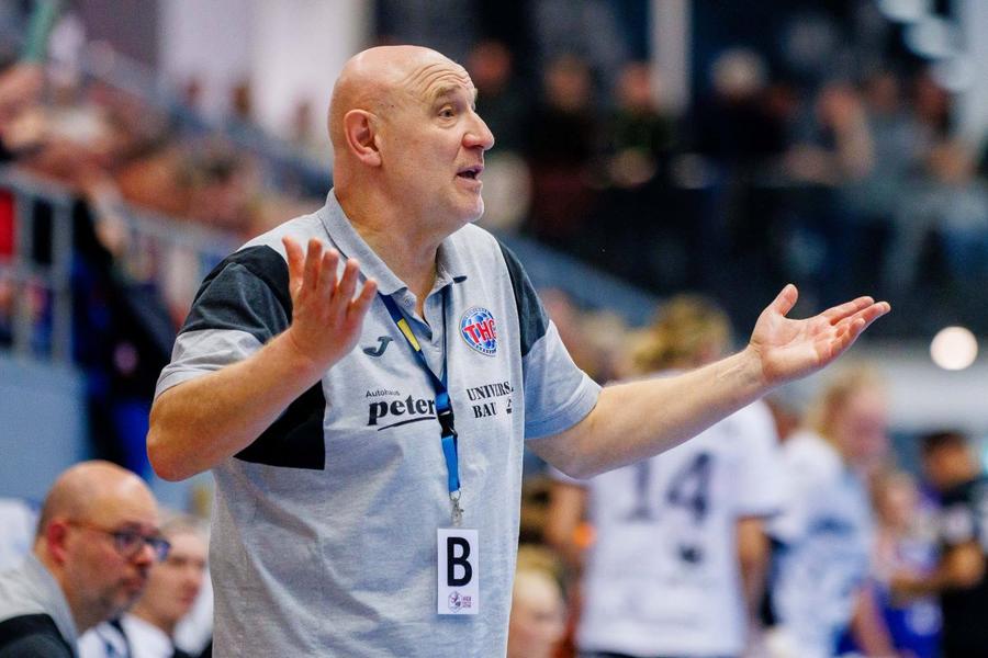 Herbert Muller pe margine la un meci al celor de la Thuringer Foto Imago Derby în EHF European League pentru Dunărea Brăila în deplasarea cu Thuringer, finalista ediției trecute