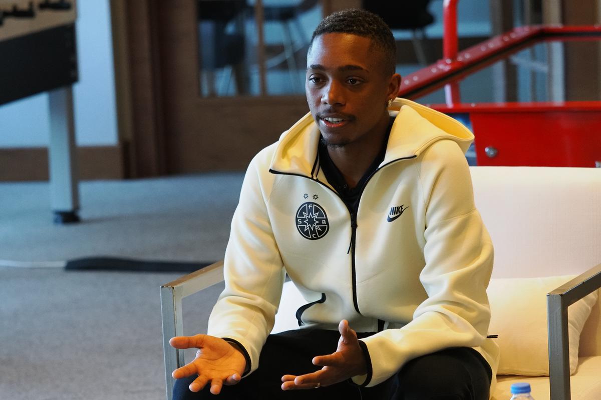 „Tot ce făceam era să plâng alături de soție” » Dialog emoționant cu Luis Phelipe, brazilianul luat de FCSB. Renăscut după depresie, la un pas să-i fie amputat piciorul + Lacrimi când a văzut surpriza pregătită de GSP