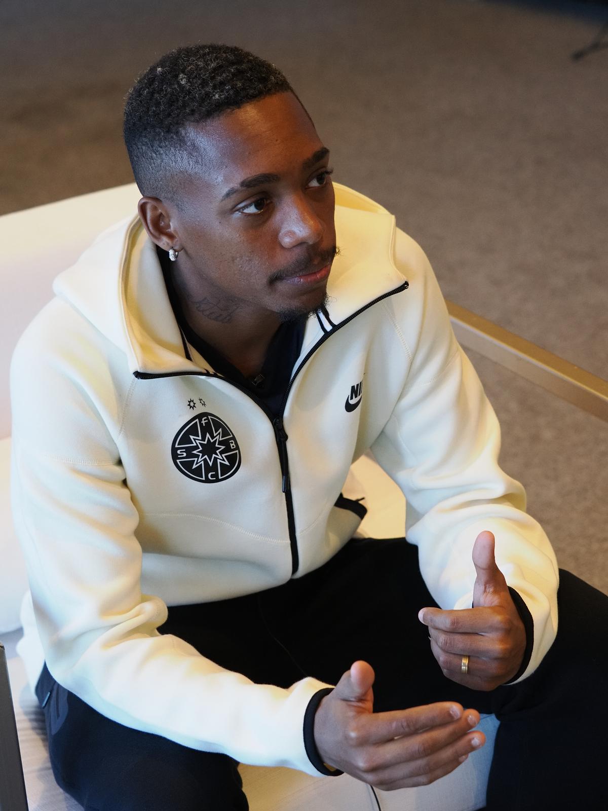 „Tot ce făceam era să plâng alături de soție” » Dialog emoționant cu Luis Phelipe, brazilianul luat de FCSB. Renăscut după depresie, la un pas să-i fie amputat piciorul + Lacrimi când a văzut surpriza pregătită de GSP