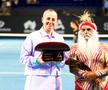 Jelena Ostapenko (26 de ani, 12 WTA) a învins-o pe Daria Kasatkina (26 de ani, 15 WTA), scor 6-3, 6-2, și a cucerit titlul la Adelaide. Festivitatea de premiere a fost prefațată de un moment special.