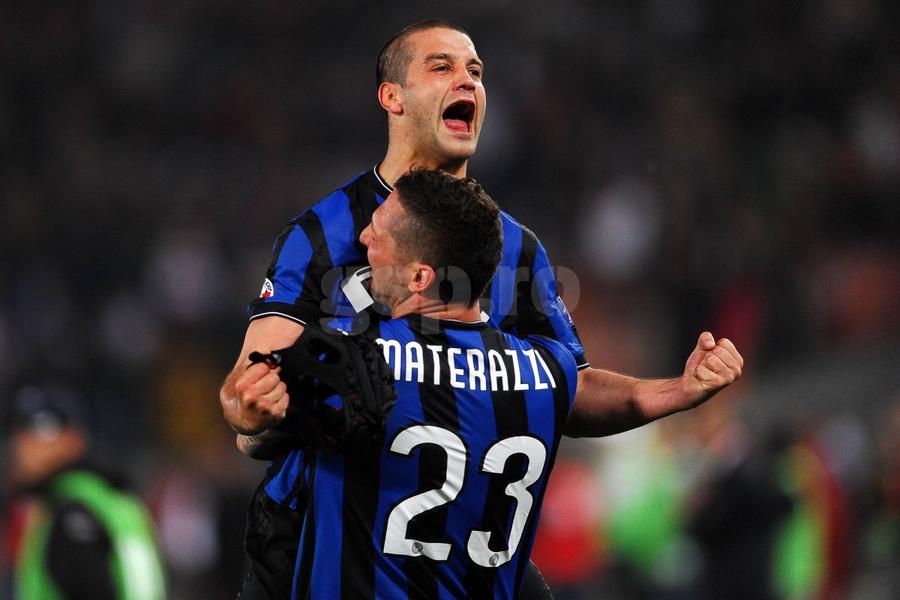 Cristi Chivu și Marco Materazzi, sărbătorind triumful din Coppa Italia în 2010 / Foto: Imago Cristi Chivu, lăudat de un fost campion mondial: „Este un băiat incredibil, inteligent ca mine!”