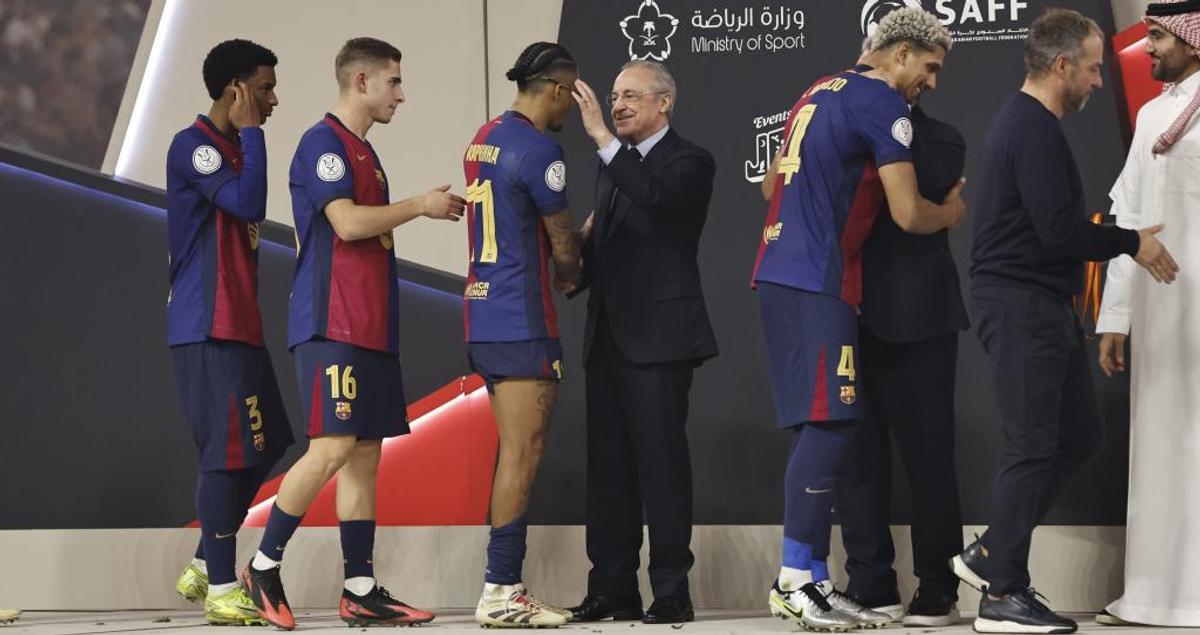 Cele mai tari imagini după Real Madrid - Barcelona » Raphinha l-a făcut să râdă pe Florentino Perez
