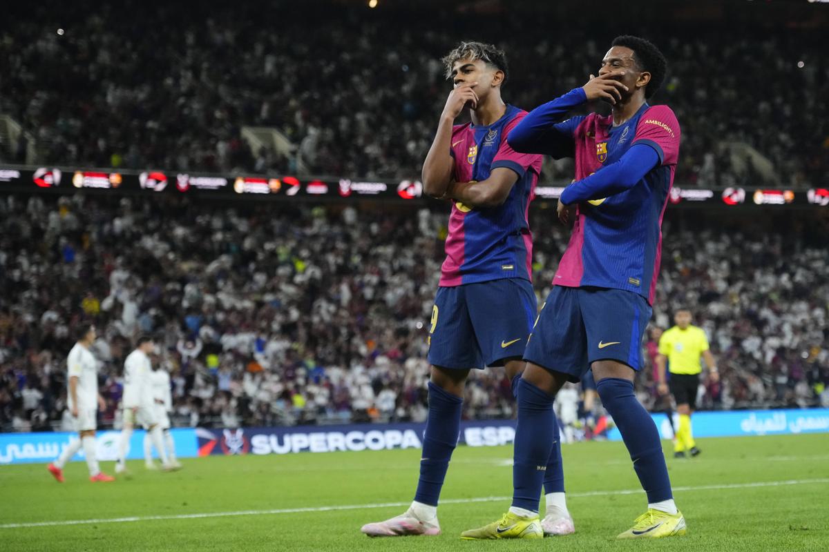 Cele mai tari imagini după Real Madrid - Barcelona » Raphinha l-a făcut să râdă pe Florentino Perez