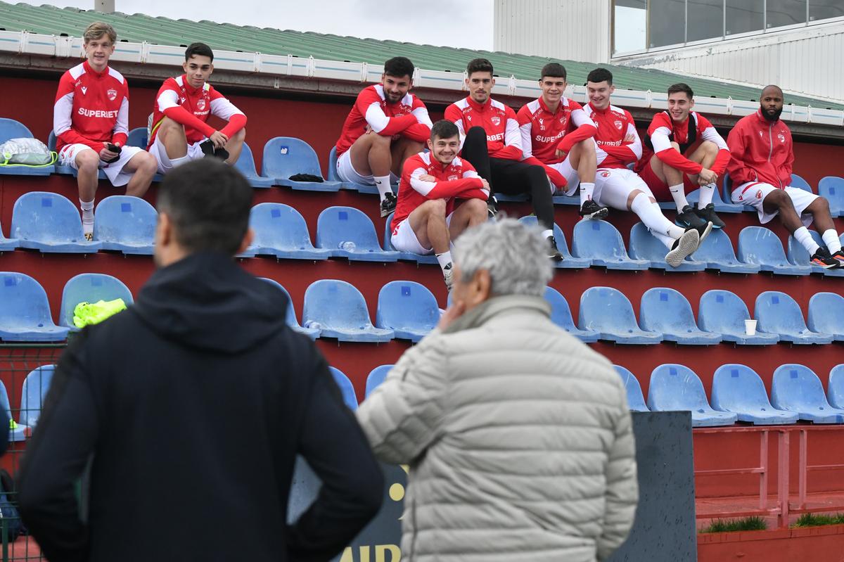 Încă un nume nou pe lista lui Lucescu pentru preliminariile CM 2026, după Dennis Politic » Selecționerul mai pregătește un debut