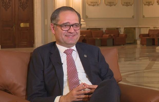 S-a întors! El conduce sportul românesc din acest moment: anunț în Monitorul Oficial » Carieră plină de boacăne: nota 2,75 la titularizare, încurcat de Hammurabi și țigară aprinsă în CEx-ul PSD