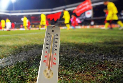 Termometrele nu vor fi prietenoase cu fotbaliștii la reluarea Superligii / foto: Guliver/Getty Images