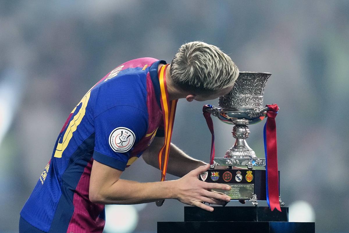 Cele mai tari imagini după El Clasico » Fotbalistul de la Barcelona care l-a făcut să râdă pe Florentino Perez + Discuție pe gazon cu Ancelotti