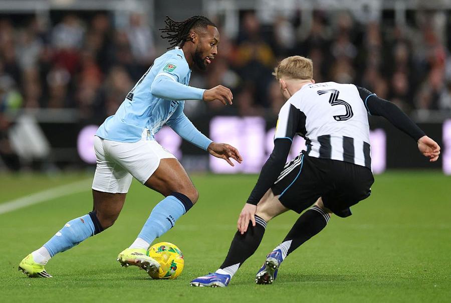 Antoine Semenyo, în Newcastle - Manchester City // FOTO: GuliverGettyImages Starul crescut la Londra visează s-o încurce pe Anglia » Gata să renunțe la 15 ani + Părinții i-au schimbat viitorul