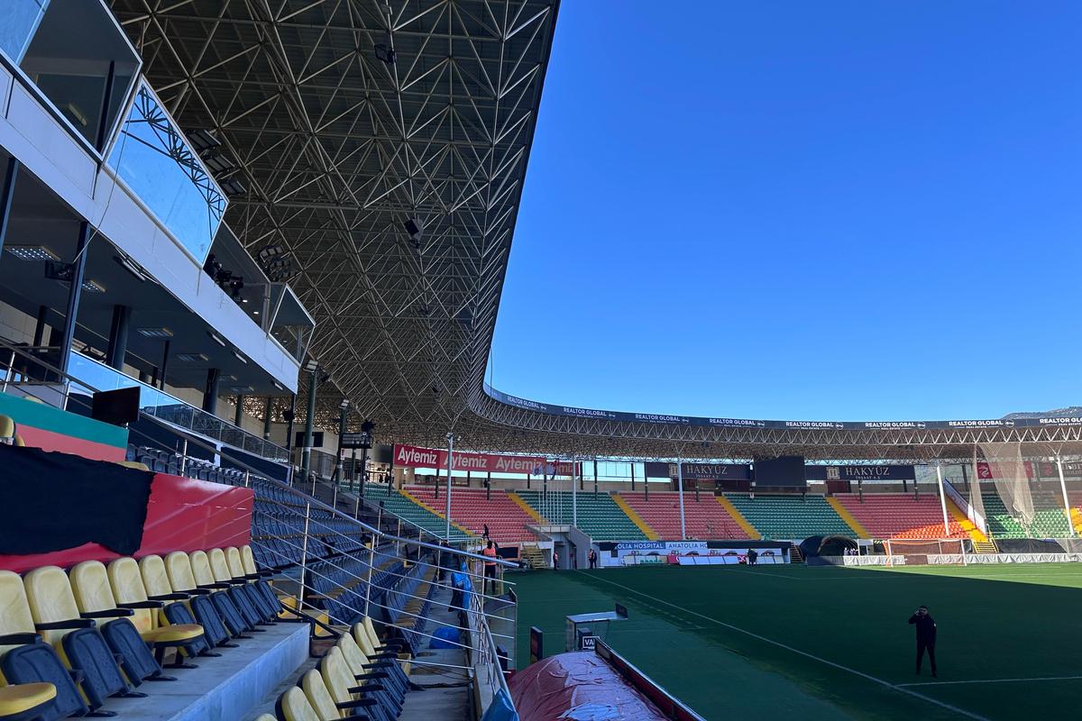 Ianis, fotbal printre soldați » 5 detalii remarcate de GSP la primul meci oficial al lui Hagi în 2026