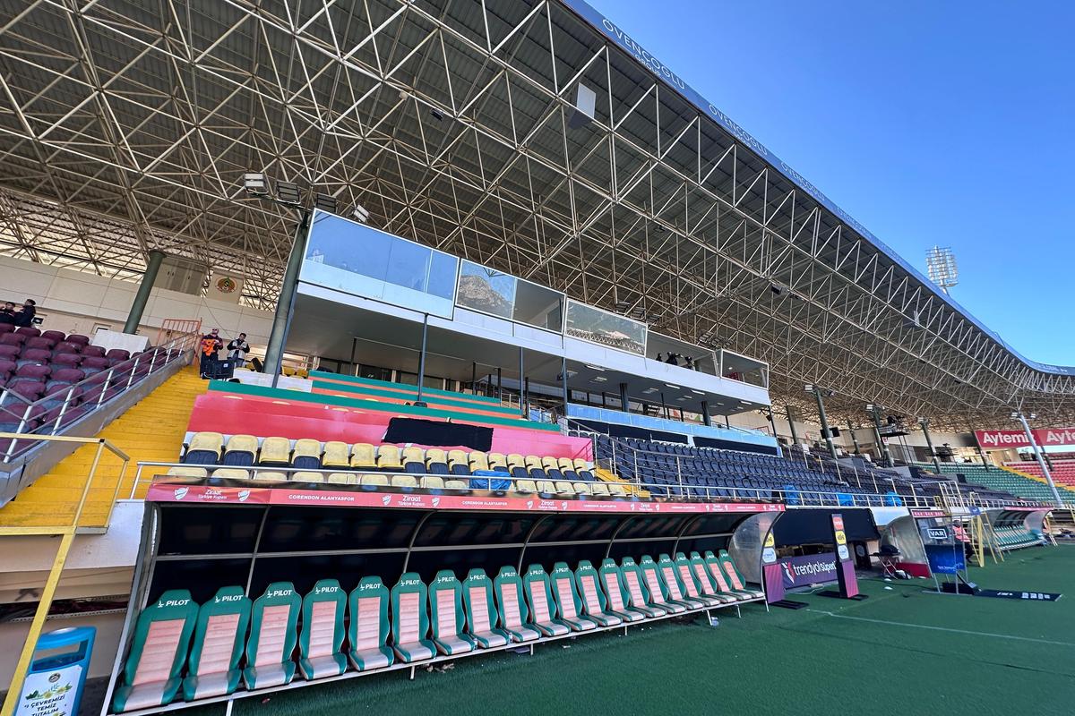 Ianis, fotbal printre soldați » 5 detalii remarcate de GSP la primul meci oficial al lui Hagi în 2026