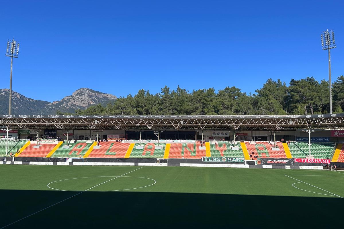 Ianis, fotbal printre soldați » 5 detalii remarcate de GSP la primul meci oficial al lui Hagi în 2026