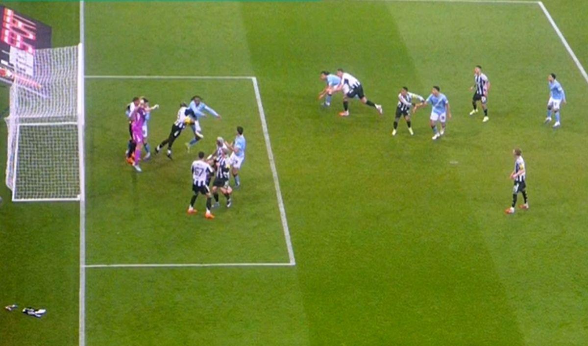 Decizie controversată în Newcastle - Manchester City