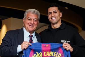 Joao Cancelo s-a întors la Barcelona: „I-am spus clar lui Deco că ori vin acum, ori stau acolo un an pe bară!”