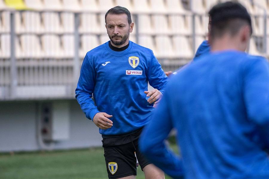 Isac, pe vremea când activa la Petrolul // foto: Imago Images Dorinel reface din temelii » „Stelu”, dat afară cu forța: „Nu am reușit pe cale amiabilă”