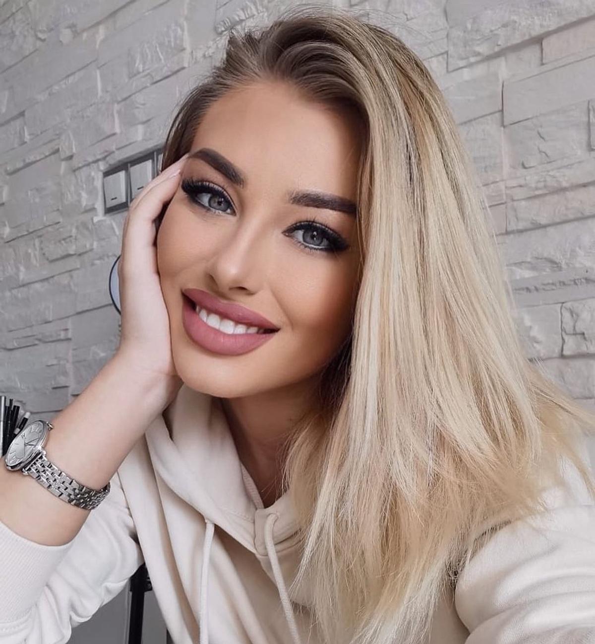FOTO Impecabila Irina » „Am jucat 9 ani tenis de câmp, dar am ales până la urmă muzica”