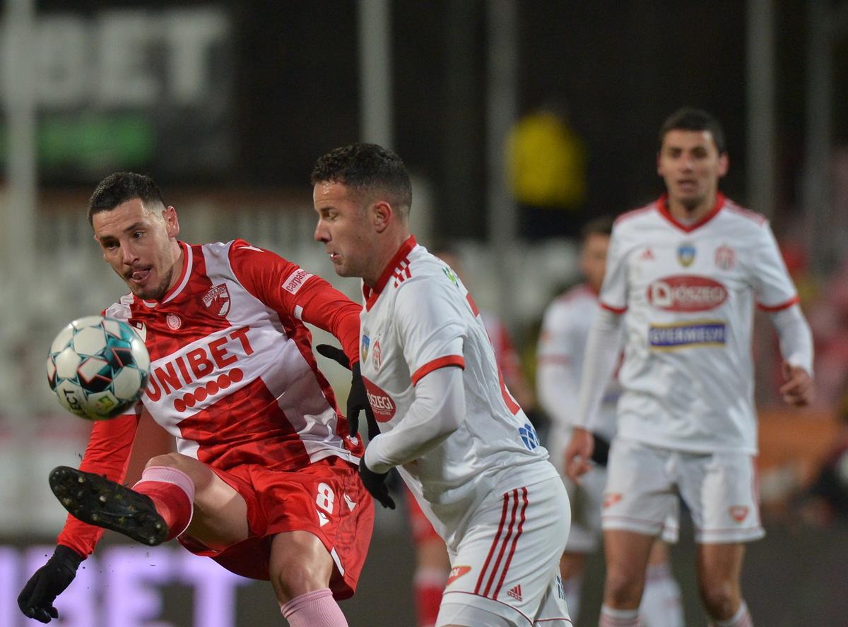 EXCLUSIV Reacție vehementă în direct: „Cine a adus gloabele astea la Dinamo? E pe dinafară, săracul!”