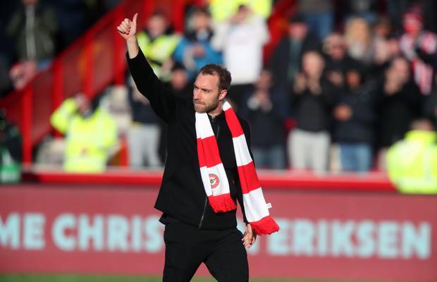 Christian Eriksen, primit cu urale de fanii lui Brentford » Moment emoționant la prezentarea danezului