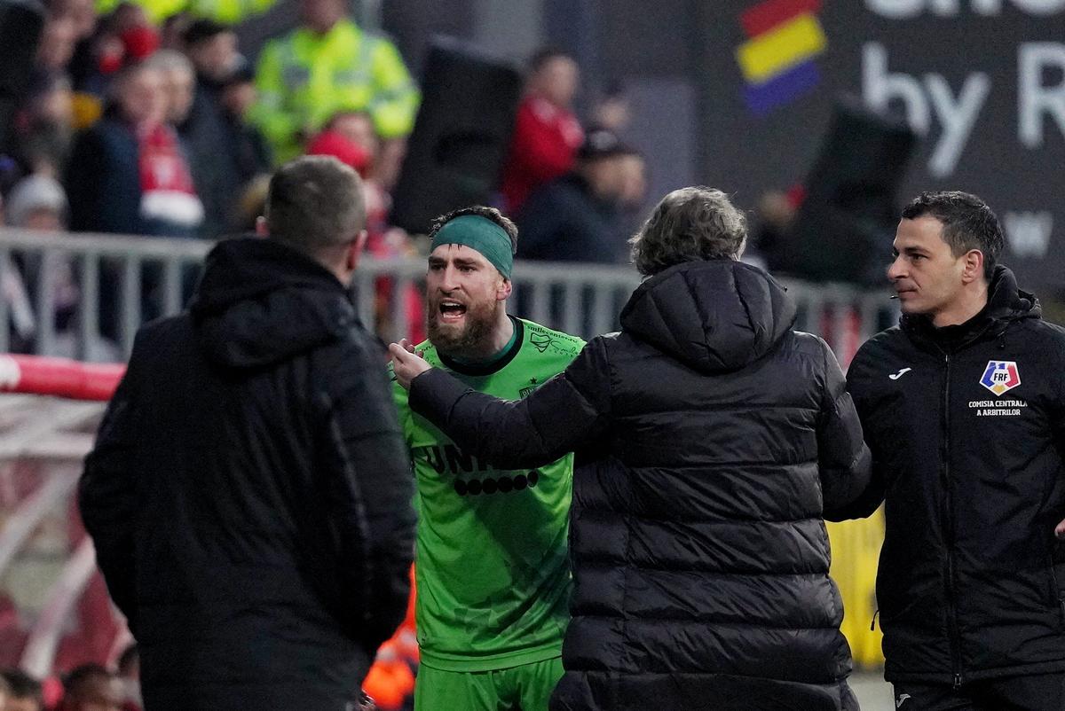Semne de viață la Dinamo » Un dinamovist a fost cel mai bun de pe teren cu UTA + Doi „câini” au dezamăgit