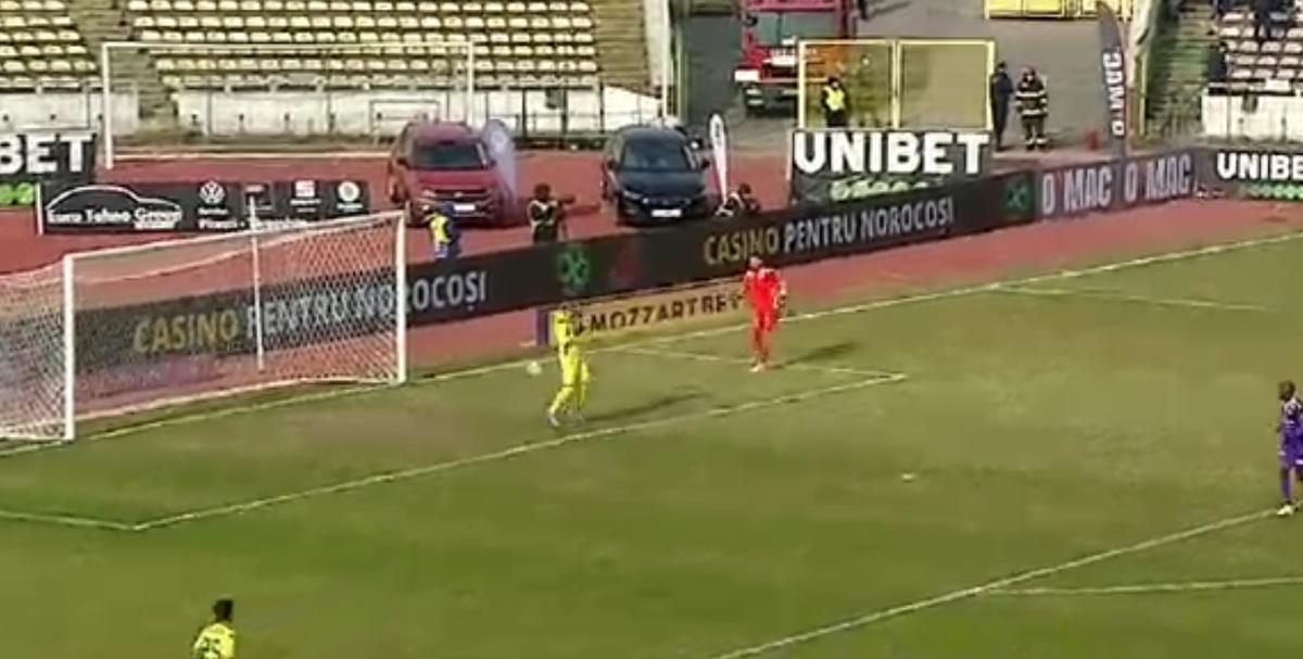 Moment halucinant în FC Argeș - Mioveni » Hațegan a anulat un autogol de „județeană”! De ce a intervenit arbitrul + ce spune Iustin Popescu