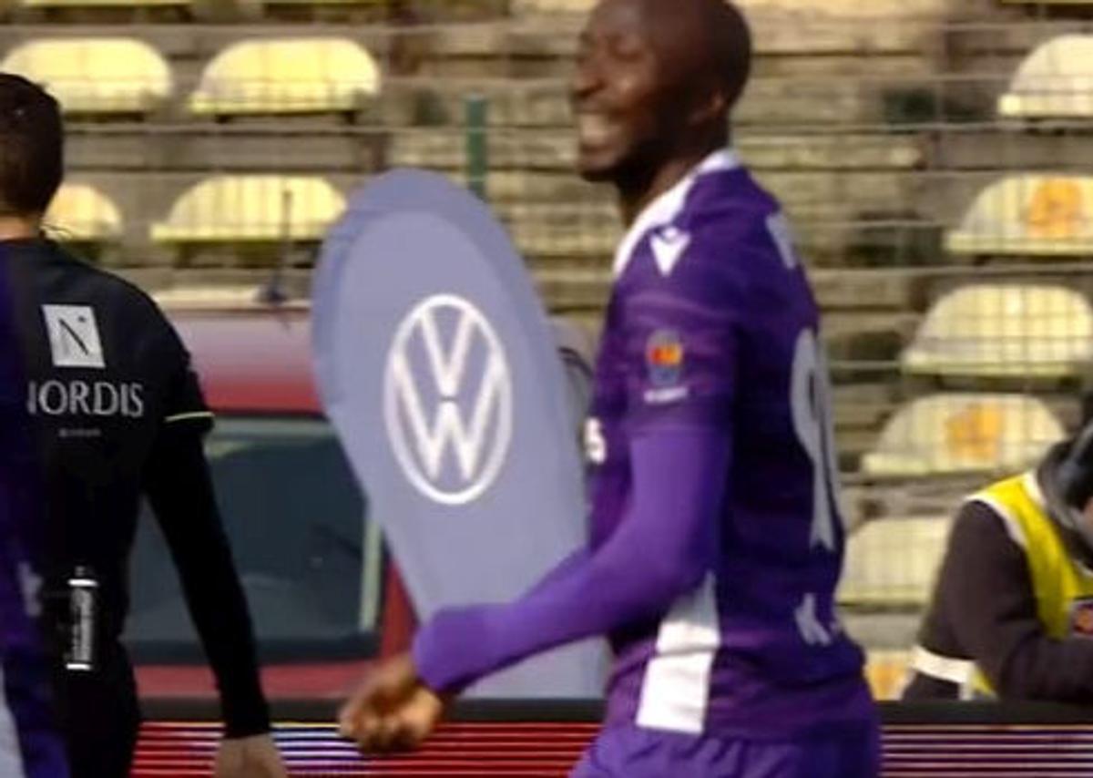 Moment halucinant în FC Argeș - Mioveni » Hațegan a anulat un autogol de „județeană”! De ce a intervenit arbitrul + ce spune Iustin Popescu