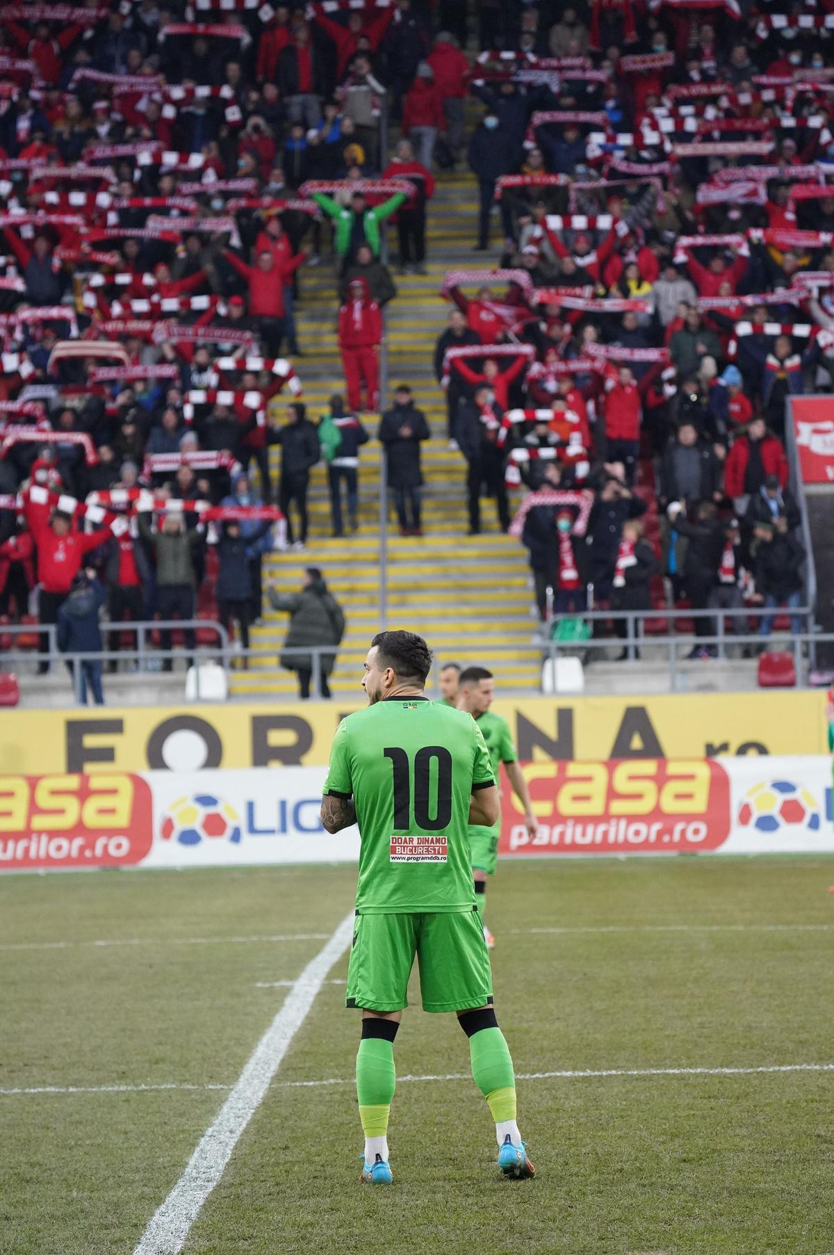 Cere măsuri împotriva lui Răuță, după UTA - Dinamo 0-0: „Îi iei banderola de căpitan!”