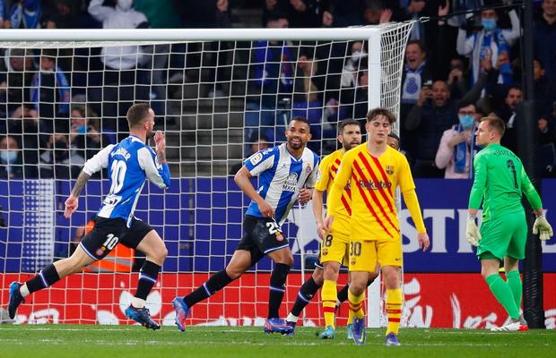 Espanyol - FC Barcelona 2-2 » Luuk de Jong a egalat în minutul 90+6 într-un meci în care Darder și-a umilit adversarii