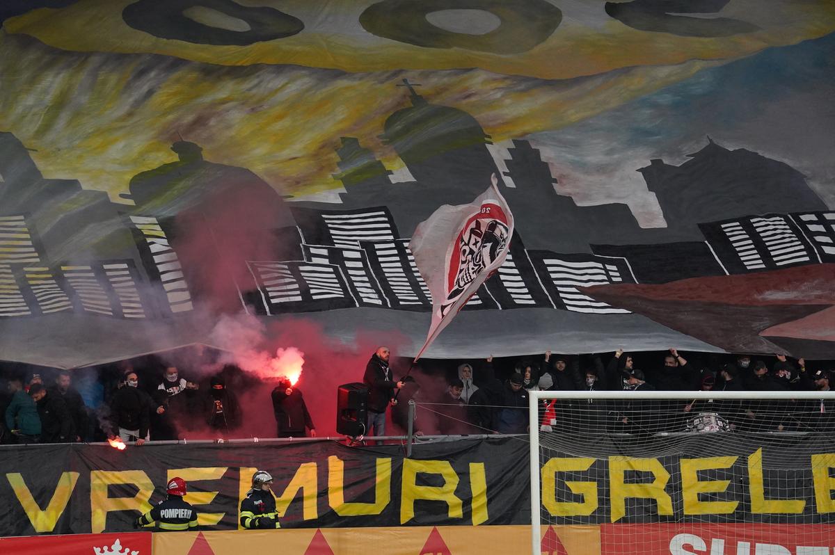 UTA - Dinamo 0-0 » În 9 oameni pe final, „câinii” obțin eroic primul punct în deplasare în acest sezon